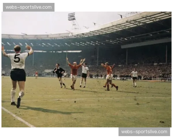 “分析：为申办2030世界杯，西班牙政府加速推动诺坎普与梅斯塔利亚改建工程”